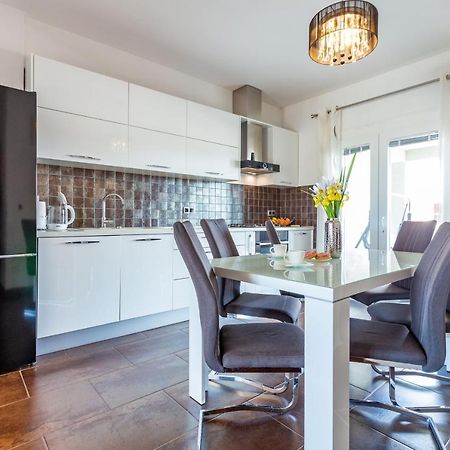Rs Two Bedroom Apartment Sukošan Dış mekan fotoğraf